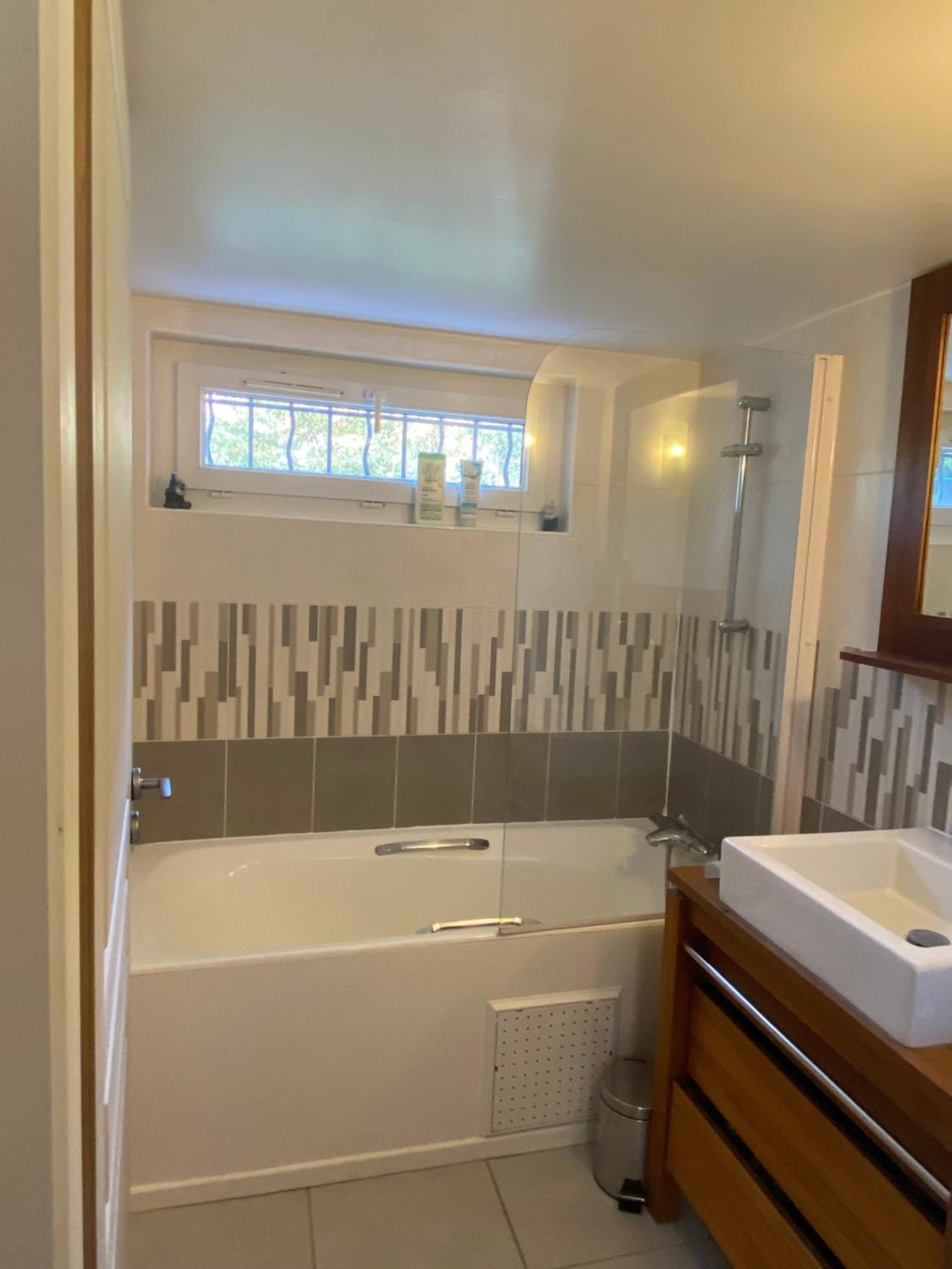 Chambre En Duplex, Entree Autonome, Sdb Privative Taverny Exteriör bild
