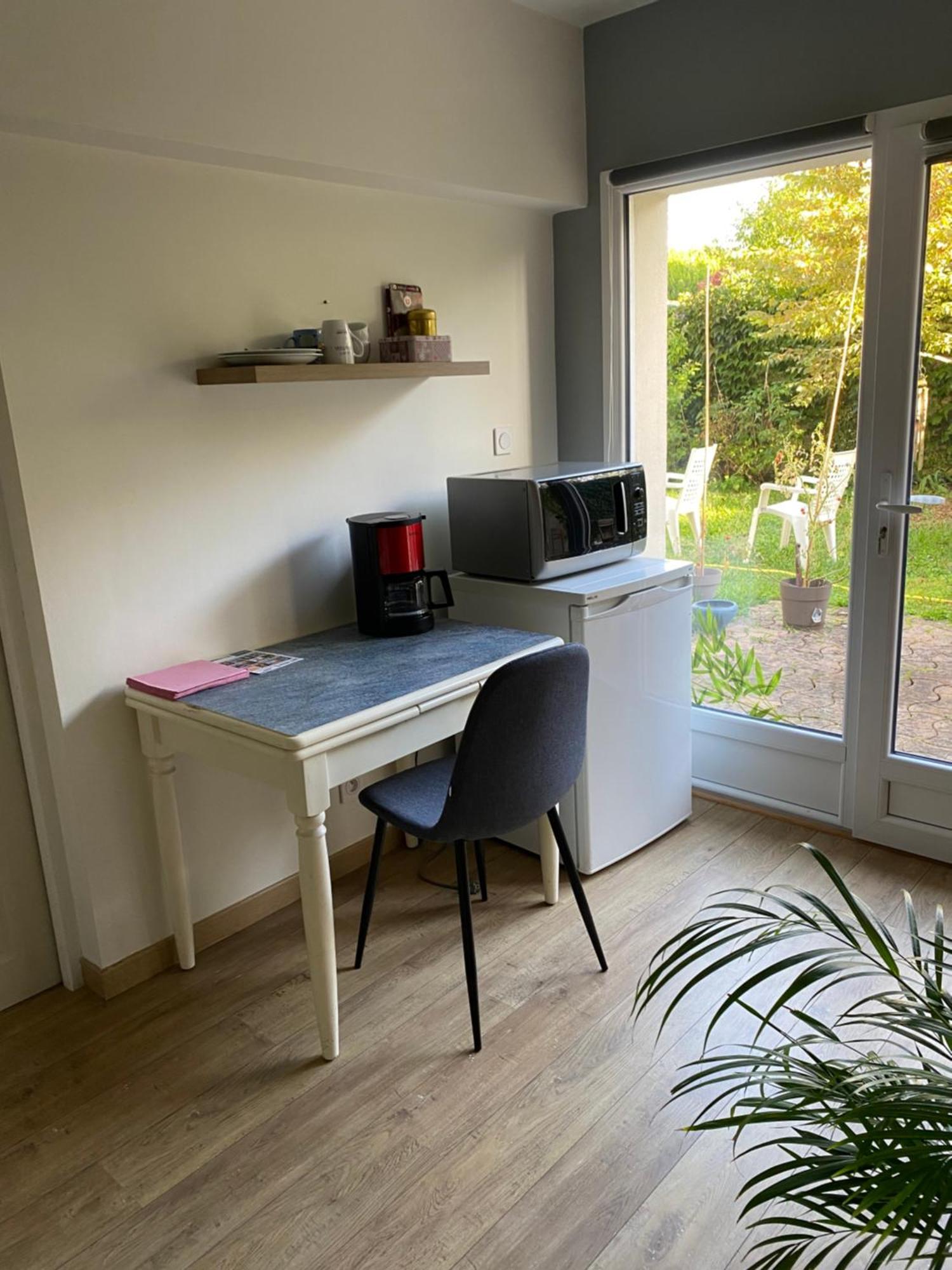 Chambre En Duplex, Entree Autonome, Sdb Privative Taverny Exteriör bild