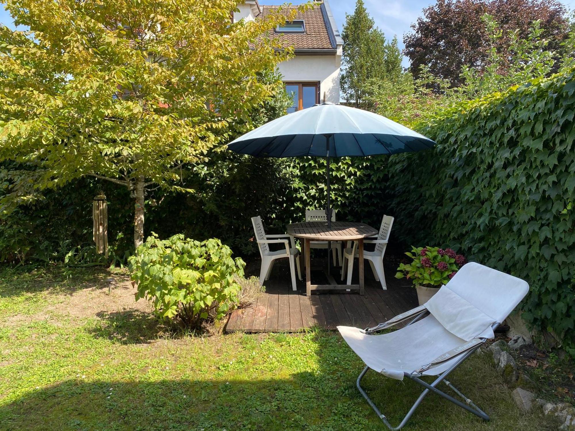 Chambre En Duplex, Entree Autonome, Sdb Privative Taverny Exteriör bild